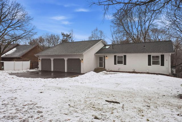 913 York Avenue NW, Elk River, MN 55330