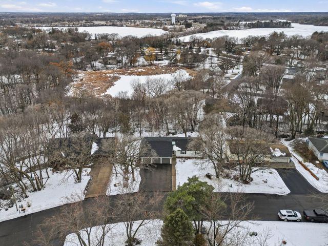 913 York Avenue NW, Elk River, MN 55330