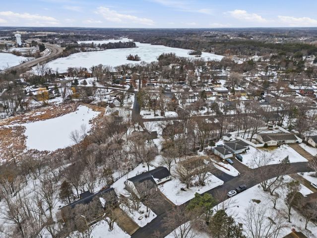 913 York Avenue NW, Elk River, MN 55330