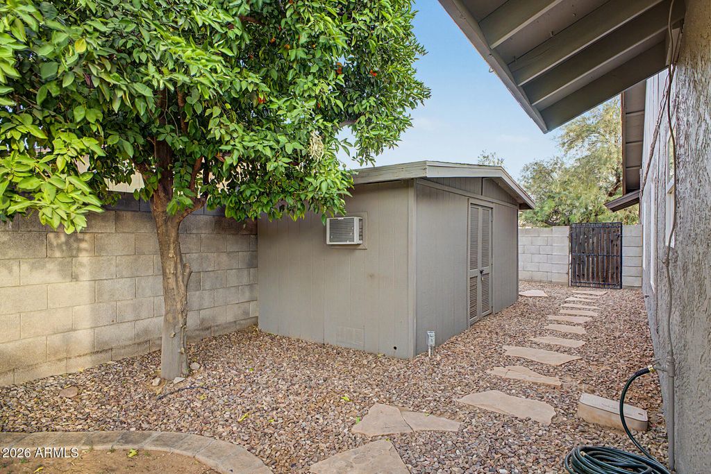 Image 18 of property listing at 6240 E NISBET Road, Scottsdale, AZ 85254