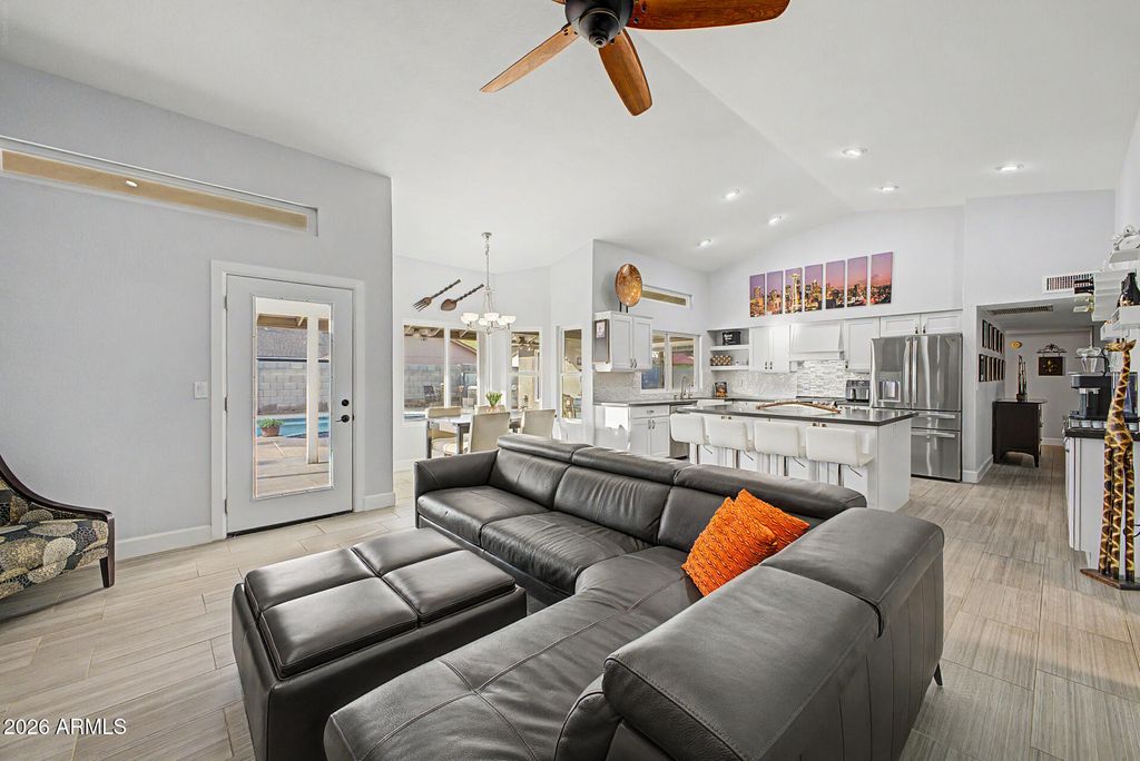 Image 5 of property listing at 6240 E NISBET Road, Scottsdale, AZ 85254