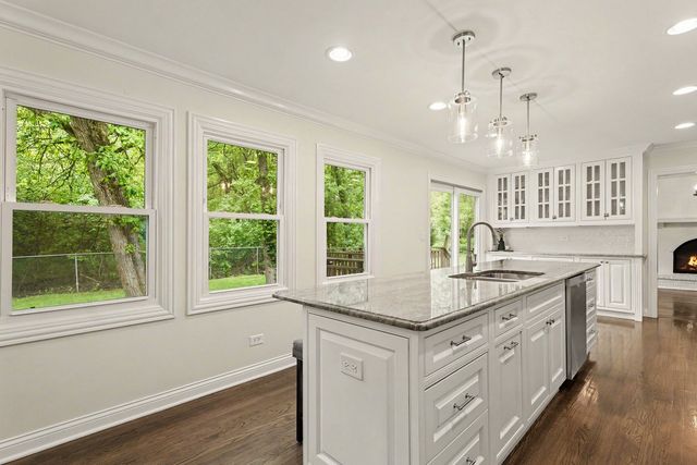 152 Lorraine Drive, Lake Zurich, IL 60047