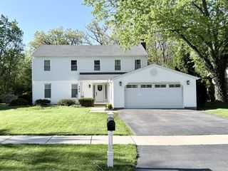 152 Lorraine Drive, Lake Zurich, IL 60047