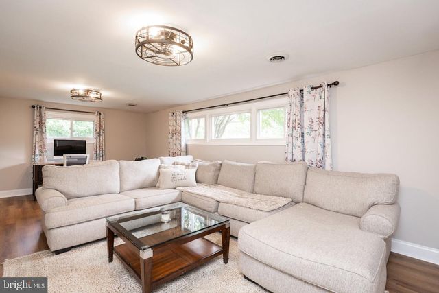 2104 ALLENDALE RD, Wilmington, DE 19803