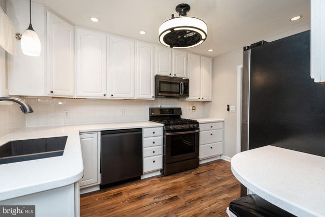 2104 ALLENDALE RD, Wilmington, DE 19803