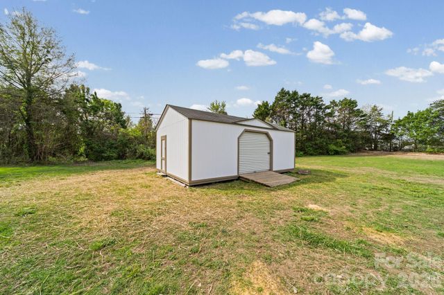 511 W Passaic Street, Peachland, NC 28133