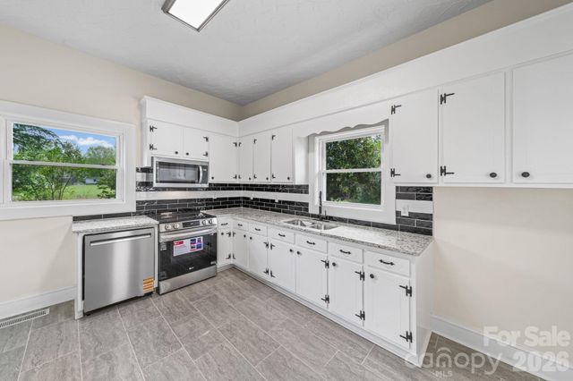511 W Passaic Street, Peachland, NC 28133