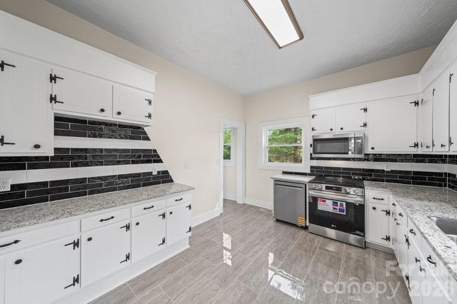 511 W Passaic Street, Peachland, NC 28133
