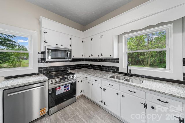 511 W Passaic Street, Peachland, NC 28133