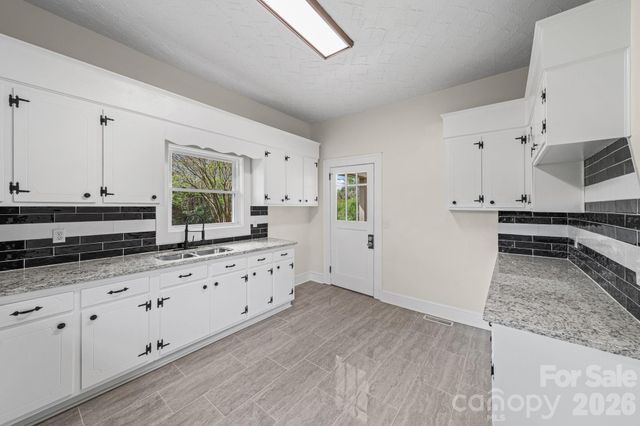 511 W Passaic Street, Peachland, NC 28133