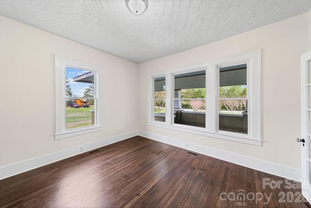 511 W Passaic Street, Peachland, NC 28133