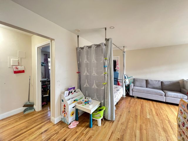 6915 136th Street A, Flushing, NY 11367