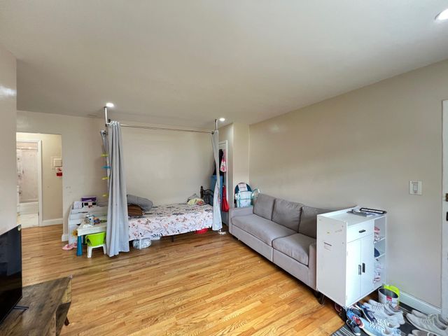 6915 136th Street A, Flushing, NY 11367