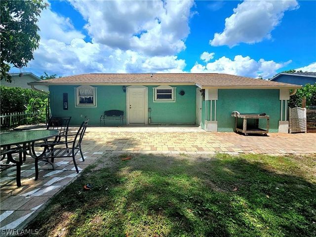 12043 Sitterley ST, Naples, FL 34113