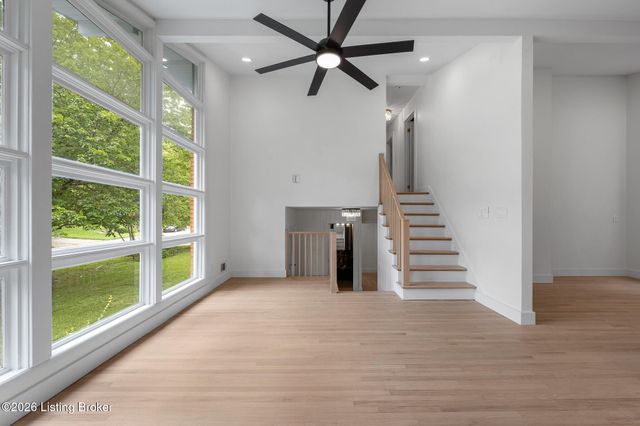 1608 Dunbarton Wynde, Louisville, KY 40205