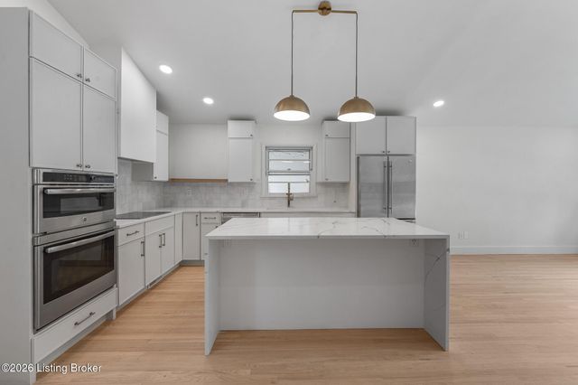 1608 Dunbarton Wynde, Louisville, KY 40205