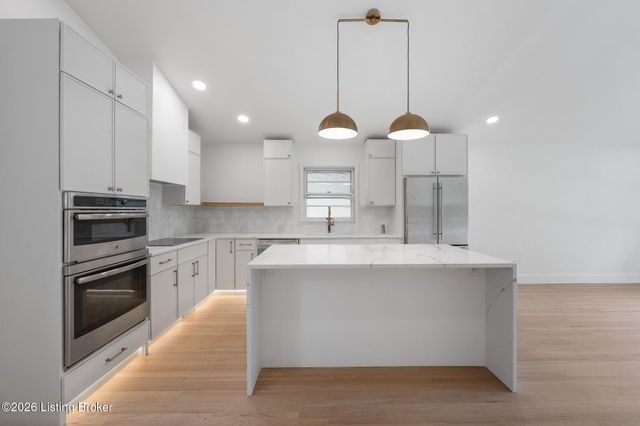 1608 Dunbarton Wynde, Louisville, KY 40205