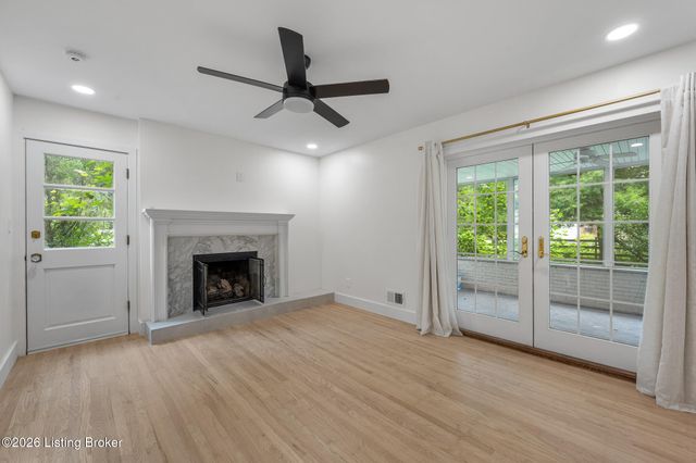 1608 Dunbarton Wynde, Louisville, KY 40205
