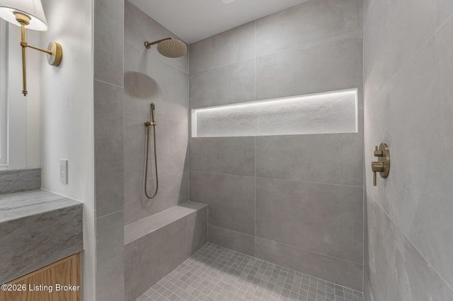 1608 Dunbarton Wynde, Louisville, KY 40205