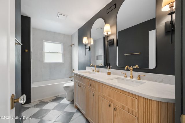 1608 Dunbarton Wynde, Louisville, KY 40205