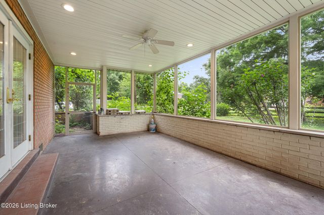 1608 Dunbarton Wynde, Louisville, KY 40205
