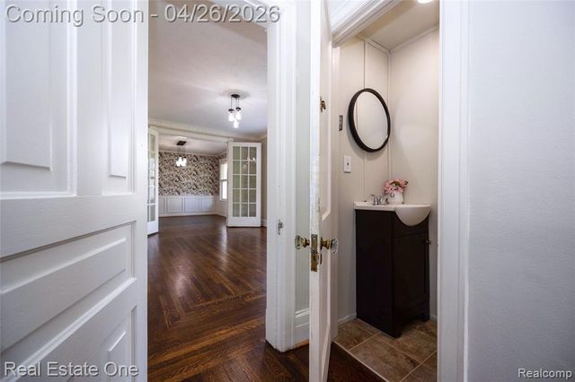 3352 4th, Wyandotte, MI 48192