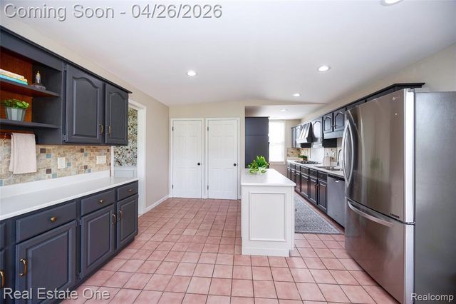 3352 4th, Wyandotte, MI 48192