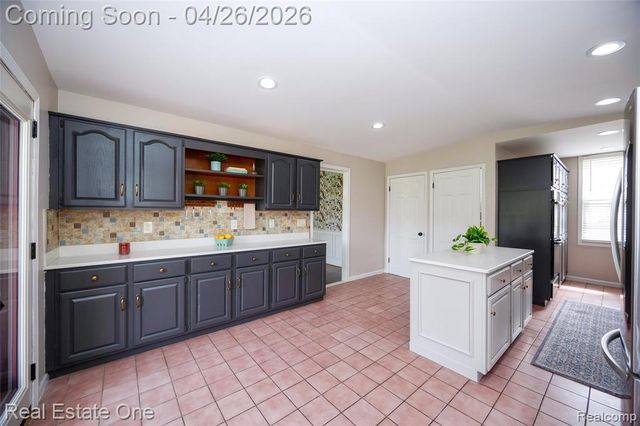 3352 4th, Wyandotte, MI 48192