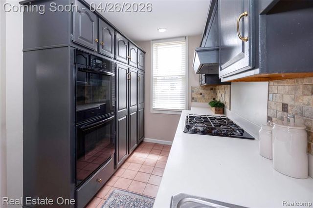 3352 4th, Wyandotte, MI 48192