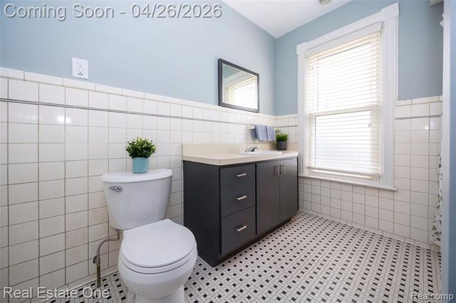 3352 4th, Wyandotte, MI 48192