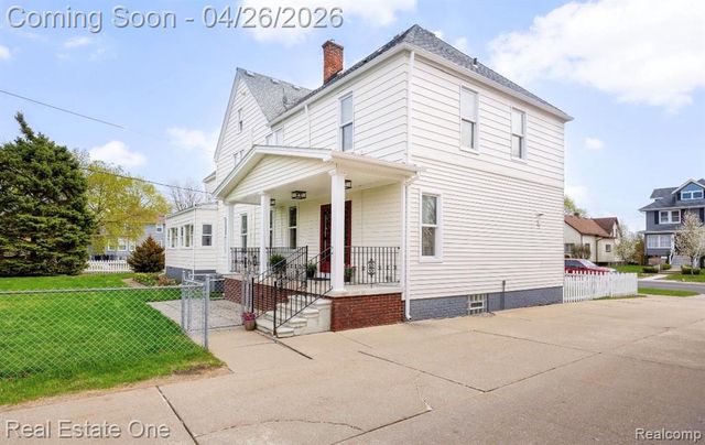 3352 4th, Wyandotte, MI 48192