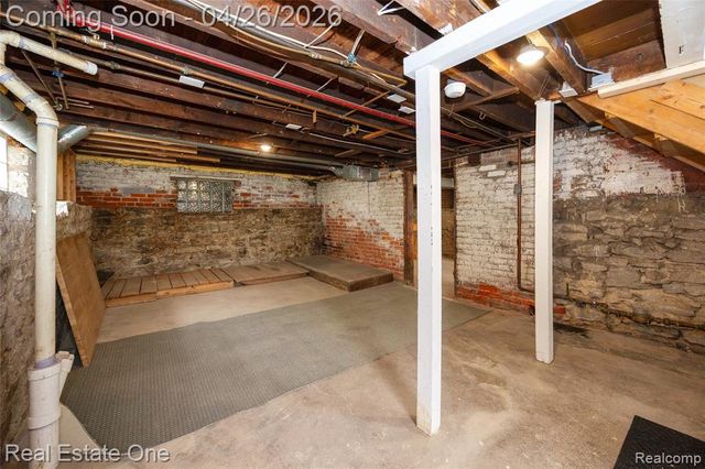 3352 4th, Wyandotte, MI 48192