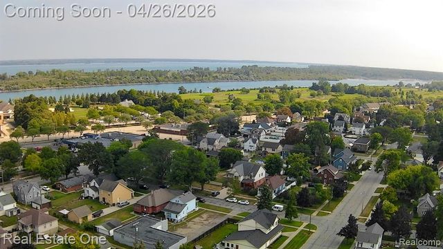 3352 4th, Wyandotte, MI 48192