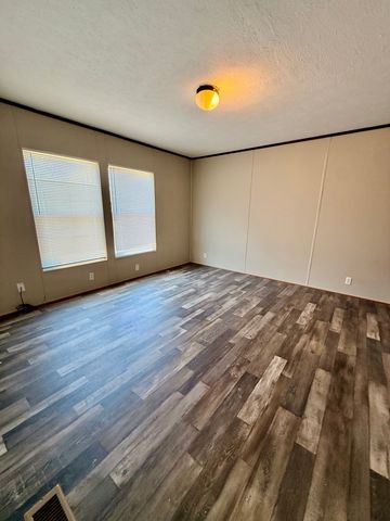 90 2nd Street, Honey Grove, TX 75446