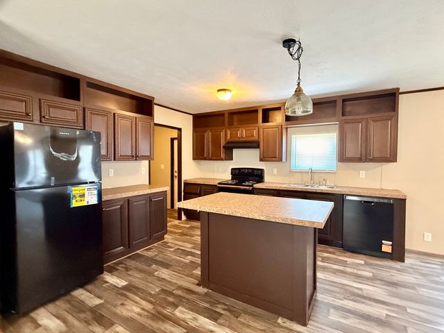 90 2nd Street, Honey Grove, TX 75446