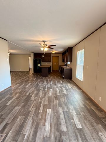 90 2nd Street, Honey Grove, TX 75446