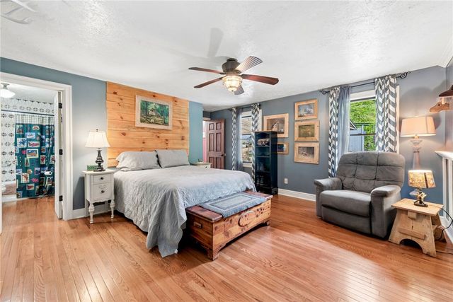 5308 Greensburg Rd, Washington Twp, PA 15613