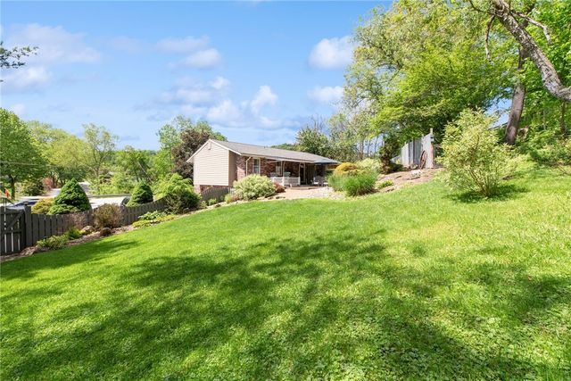 5308 Greensburg Rd, Washington Twp, PA 15613