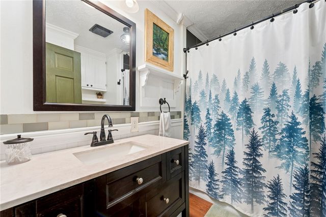 5308 Greensburg Rd, Washington Twp, PA 15613