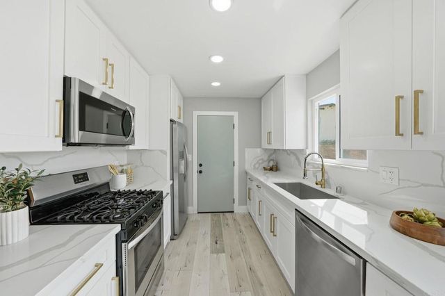 24 E Palomar Street, Chula Vista, CA 91911