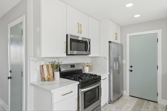 24 E Palomar Street, Chula Vista, CA 91911