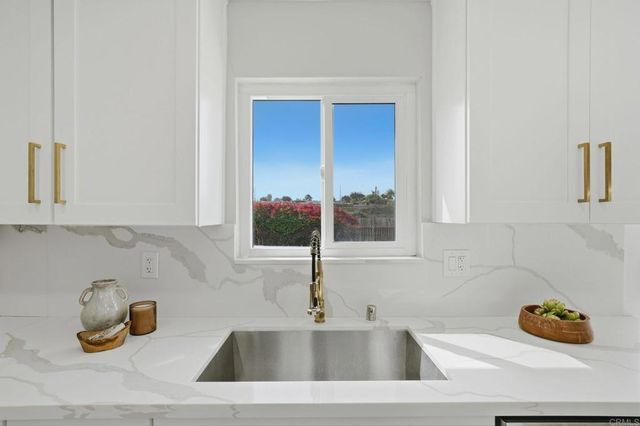 24 E Palomar Street, Chula Vista, CA 91911