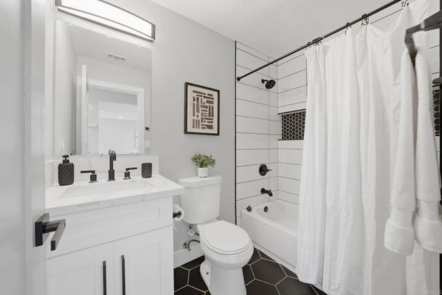 24 E Palomar Street, Chula Vista, CA 91911