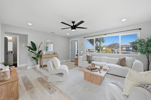 24 E Palomar Street, Chula Vista, CA 91911