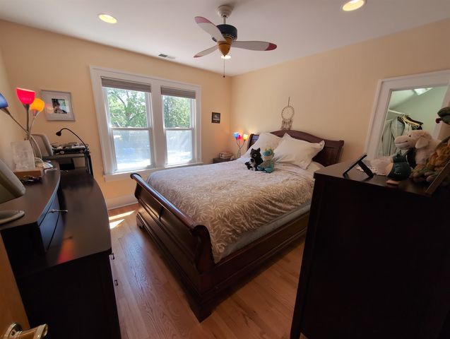 417 N Hough Street, Barrington, IL 60010