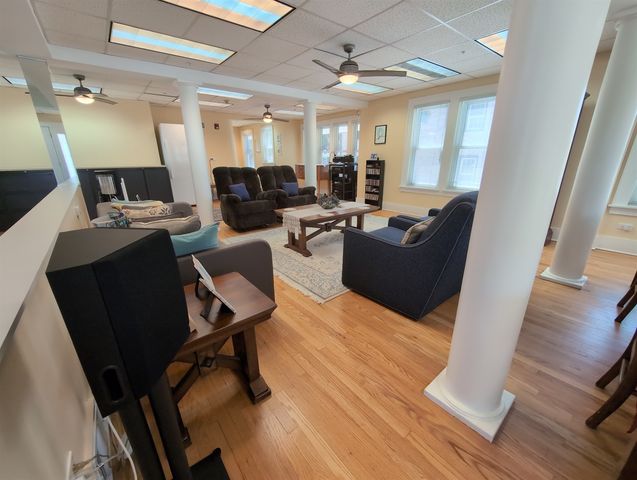 417 N Hough Street, Barrington, IL 60010
