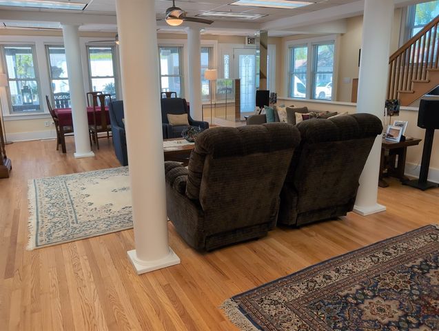 417 N Hough Street, Barrington, IL 60010