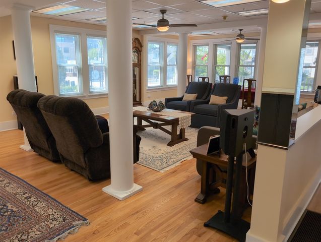 417 N Hough Street, Barrington, IL 60010
