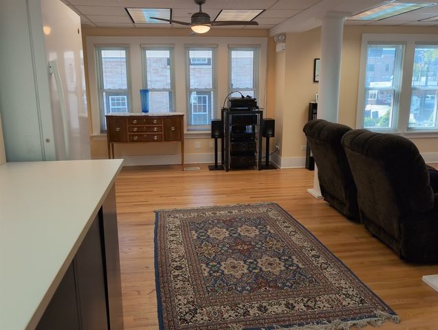 417 N Hough Street, Barrington, IL 60010