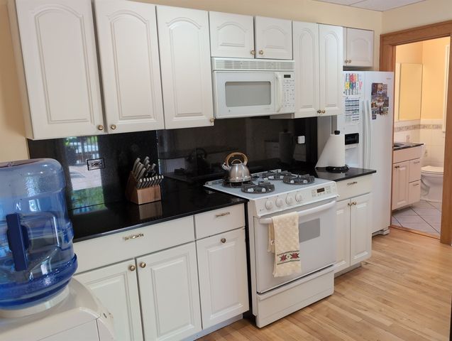 417 N Hough Street, Barrington, IL 60010
